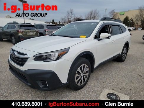 Used 2021 Subaru Outback Premium image 3