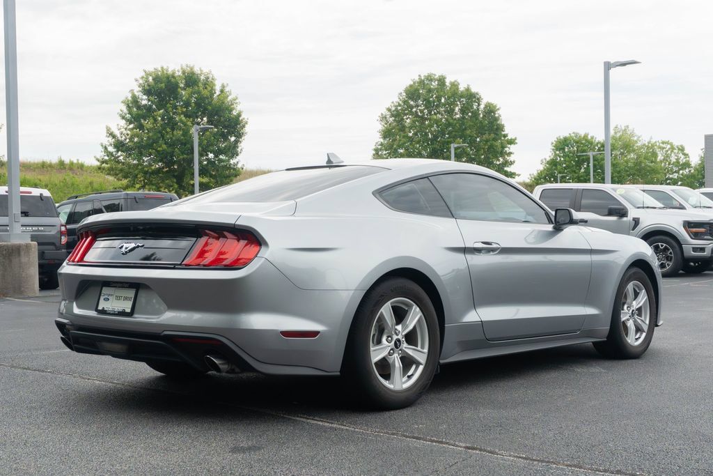 Used 2022 Ford Mustang Coupe RWD image 9