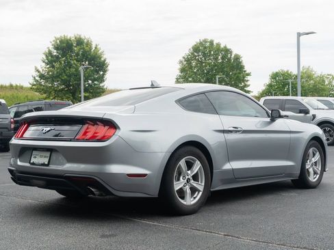 Used 2022 Ford Mustang Coupe RWD image 9