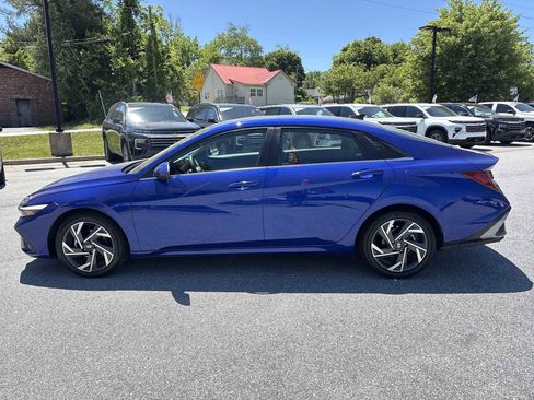 Used 2025 Hyundai Elantra SEL FWD image 9