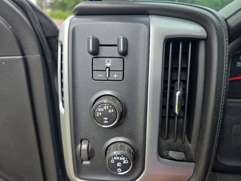 Used 2015 GMC Sierra 1500 SLE w/ SLE Value Package AWD/4WD image 23