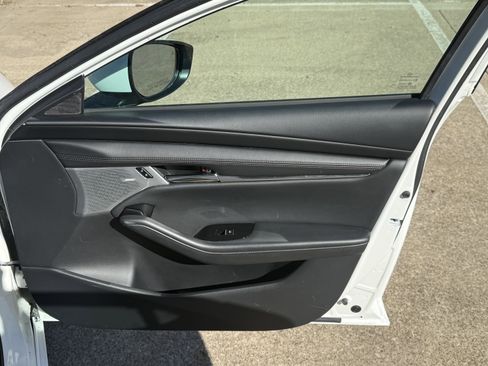 Used 2024 MAZDA MAZDA3 s image 13