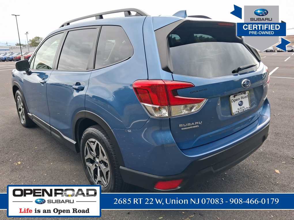 Used 2023 Subaru Forester Premium AWD/4WD image 5