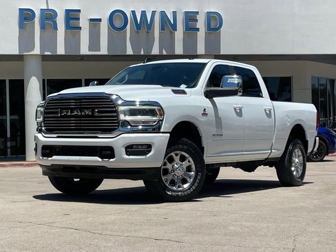 Used 2024 RAM 2500 Laramie AWD/4WD image 2