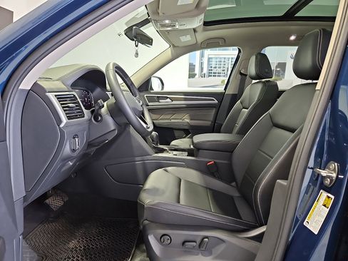 Used 2023 Volkswagen Atlas SE w/ Panoramic Sunroof Package image 12