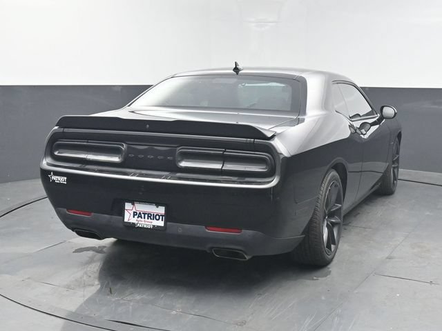 Used 2022 Dodge Challenger R/T RWD image 6