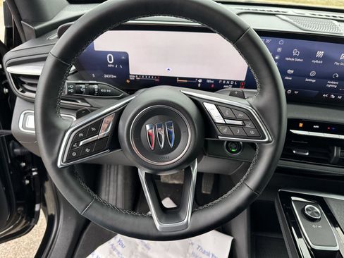 Used 2025 Buick Enclave Preferred image 23