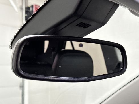 Used 2021 Chevrolet Equinox Premier FWD image 32