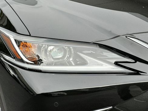 New 2025 Lexus ES 350 w/ Premium Package image 10