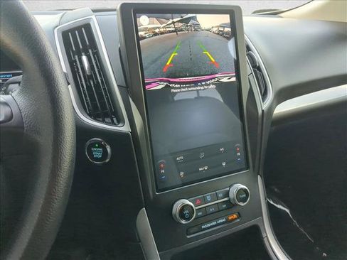 Used 2024 Ford Edge SE image 14