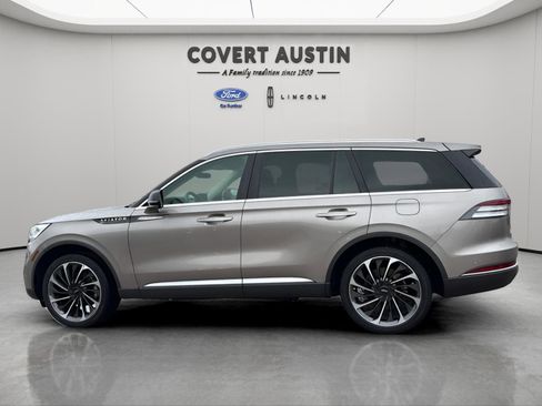 Used 2021 Lincoln Aviator Reserve w/ Equipment Group 202A image 2