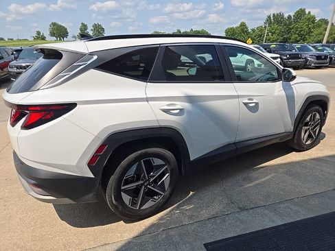 Used 2025 Hyundai Tucson SEL FWD image 12
