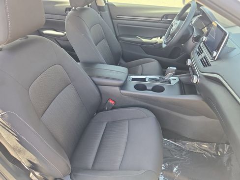 Certified 2025 Nissan Altima 2.5 S FWD image 10