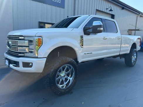 Used 2019 Ford F350 Platinum w/ Platinum Ultimate Package AWD/4WD image 7