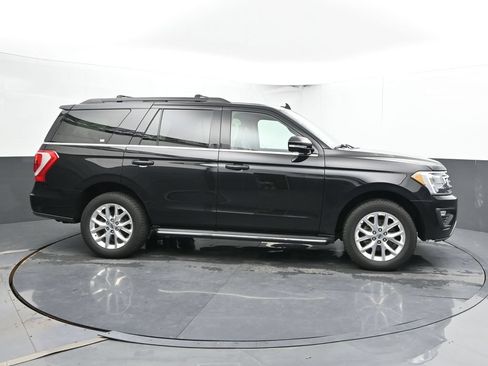 Used 2020 Ford Expedition XLT w/ Equipment Group 202A AWD/4WD image 4