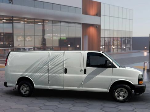 Used 2020 Chevrolet Express 2500 Extended w/ Driver Convenience Package RWD image 7