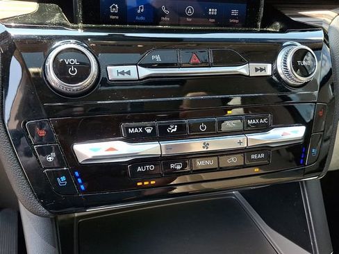 Certified 2024 Ford Explorer Limited w/ Limited Technology Package RWD image 12
