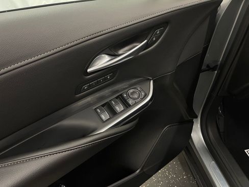 Used 2025 Cadillac XT4 Premium Luxury image 10