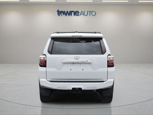 Used 2021 Toyota 4Runner SR5 Premium w/ Moonroof Package AWD/4WD image 5