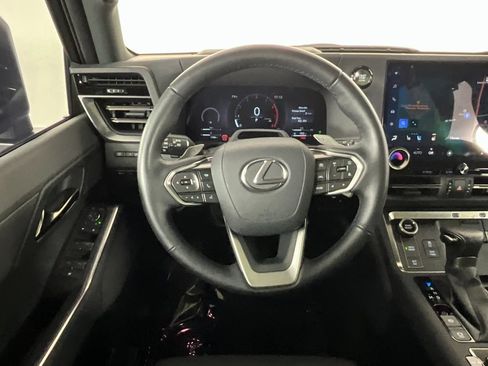 Used 2025 Lexus GX 550 image 11
