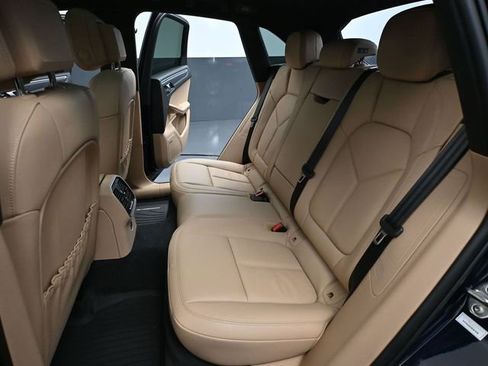 Used 2022 Porsche Macan Base image 43