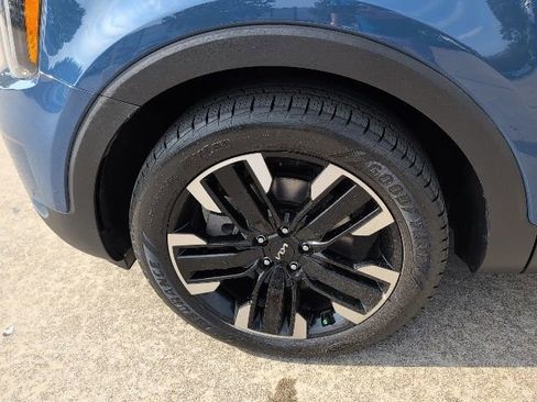 Used 2023 Kia Telluride SX Prestige image 3