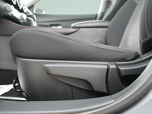 Used 2022 Nissan Sentra SR FWD image 22