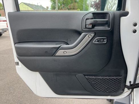 Certified 2018 Jeep Wrangler Unlimited Sport S AWD/4WD image 9