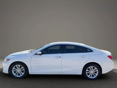Used 2018 Chevrolet Malibu LT FWD image 4