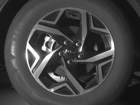 Used 2025 Kia Sportage LX image 15