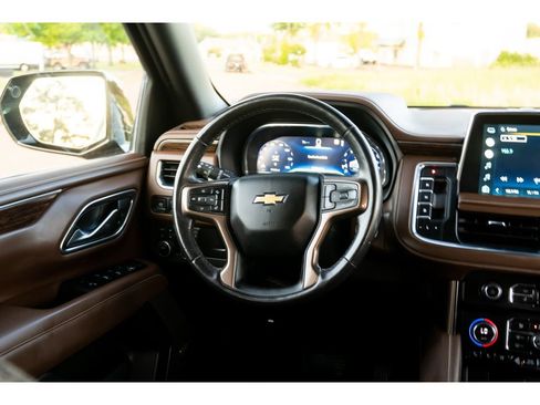 Used 2022 Chevrolet Suburban High Country AWD/4WD image 23
