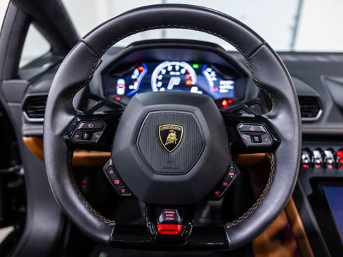 Used 2023 Lamborghini Huracan EVO AWD/4WD image 40