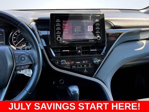 Used 2022 Toyota Camry SE FWD image 12