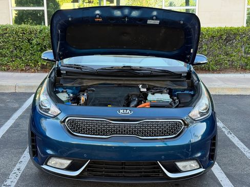 Used 2017 Kia Niro Touring FWD image 29