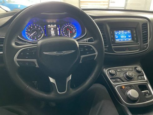 Used 2015 Chrysler 200 Limited image 29