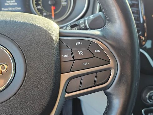 Used 2020 Jeep Cherokee Limited w/ Trailer Tow Group image 25