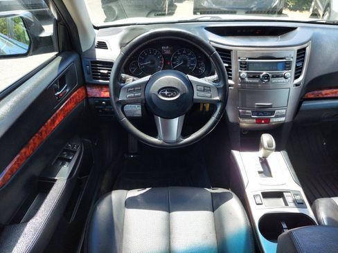 Used 2011 Subaru Outback 2.5i Limited w/ PWR Moonroof Pkg AWD/4WD image 10