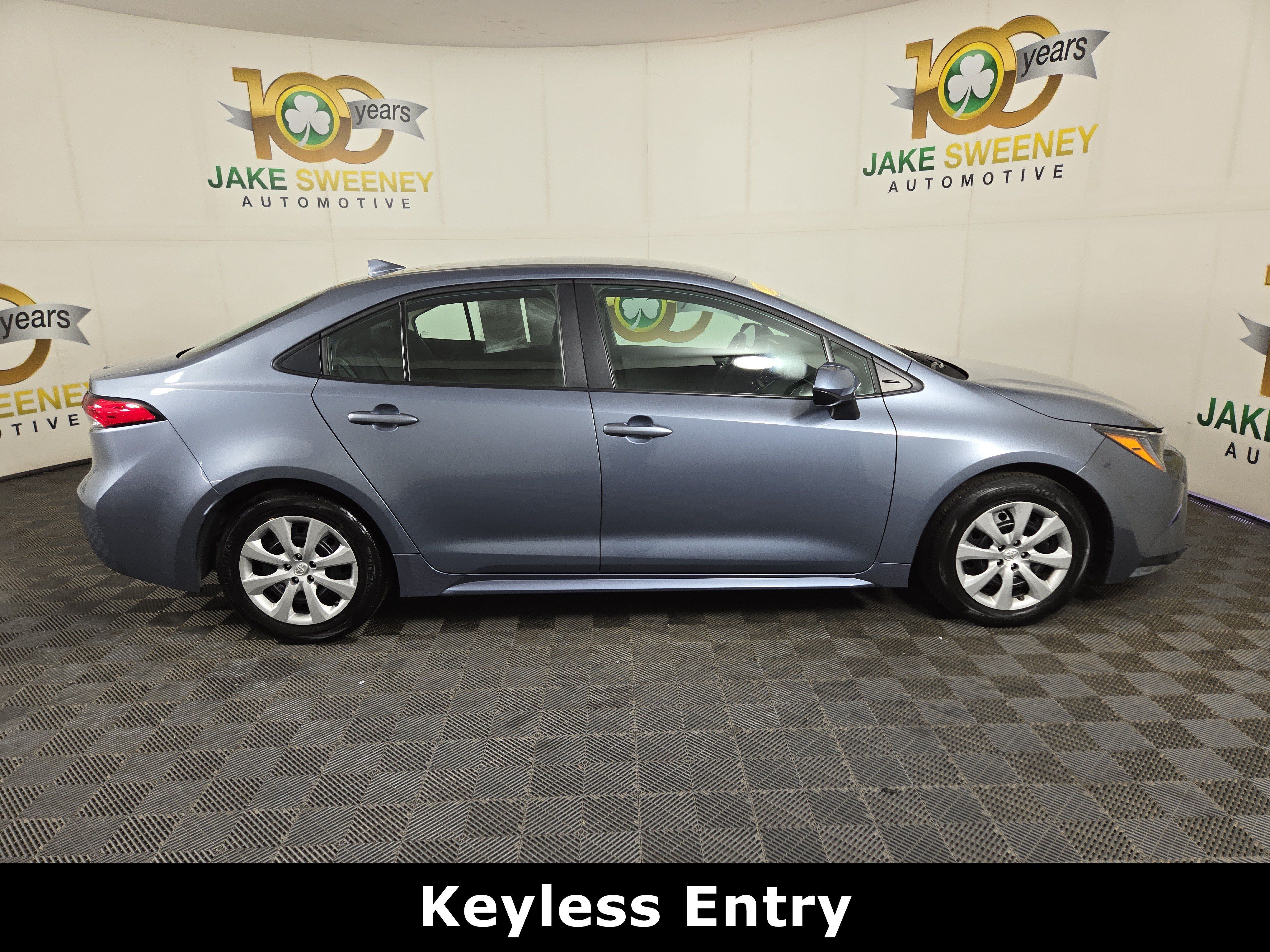 Used 2025 Toyota Corolla LE FWD image 10
