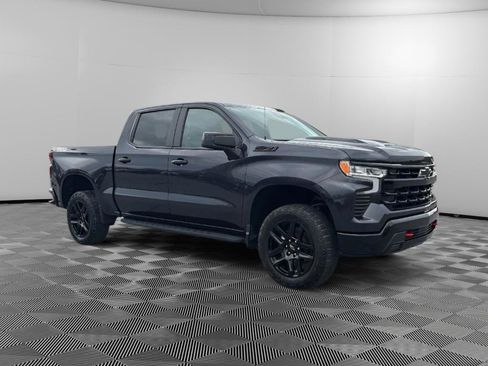 Used 2023 Chevrolet Silverado 1500 LT Trail Boss w/ Convenience Package II image 2