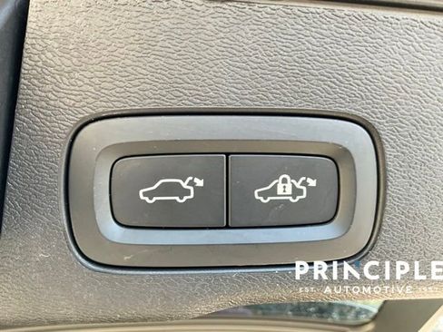 Certified 2025 Volvo XC60 B5 Core image 20