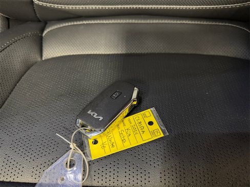 Used 2024 Kia Seltos EX image 32