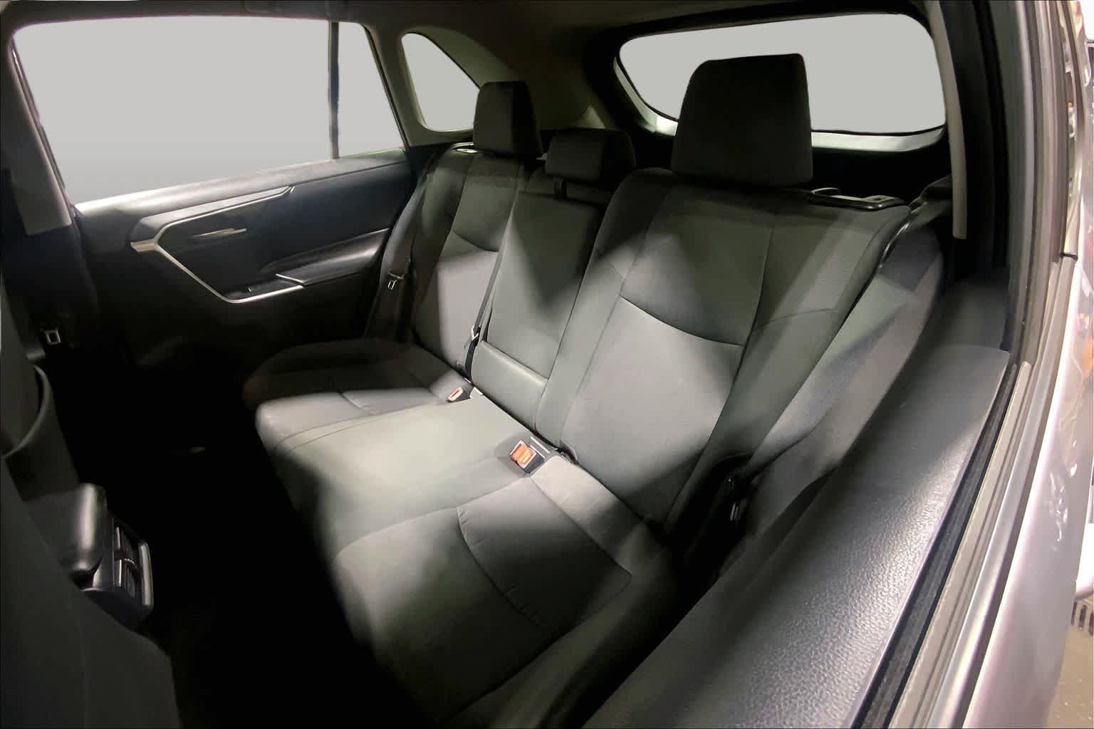 Used 2025 Toyota RAV4 XLE AWD/4WD image 21