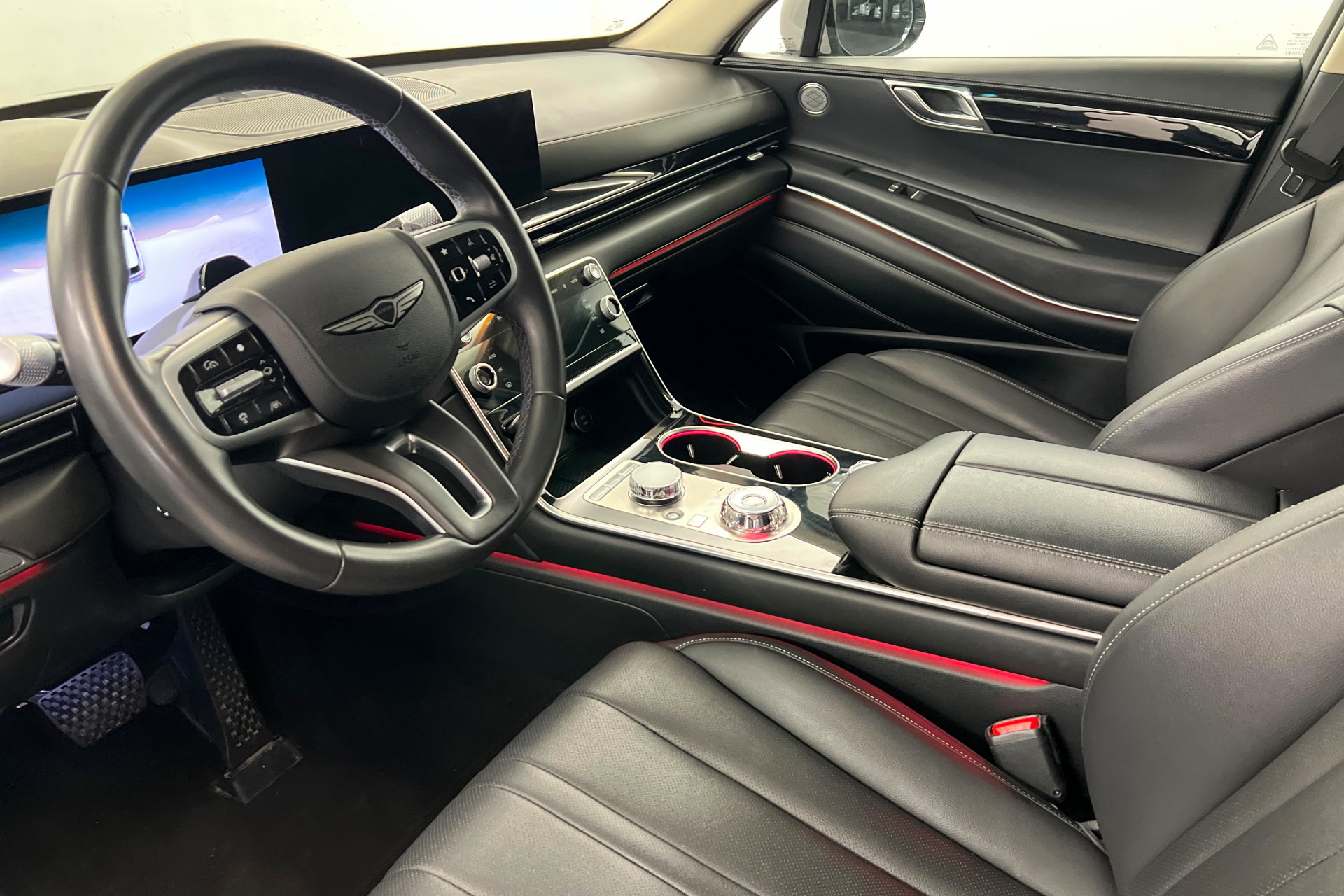 Used 2025 Genesis GV80 2.5T Standard AWD/4WD image 16