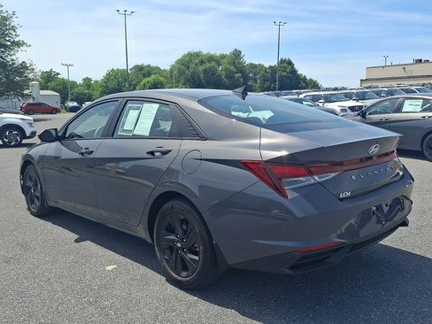 Used 2023 Hyundai Elantra SEL FWD image 7