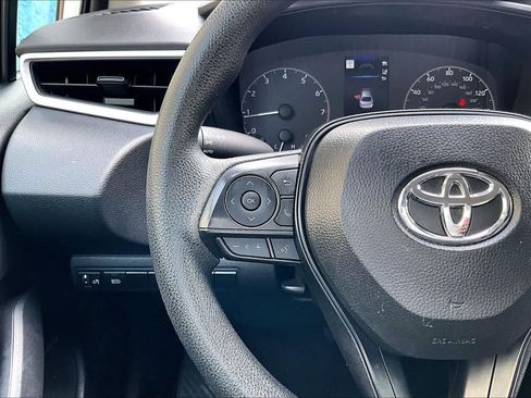 Used 2025 Toyota Corolla LE FWD image 24
