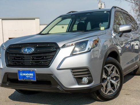 Used 2023 Subaru Forester Premium AWD/4WD image 1