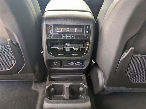 New 2025 Jeep Grand Cherokee L Limited image 12