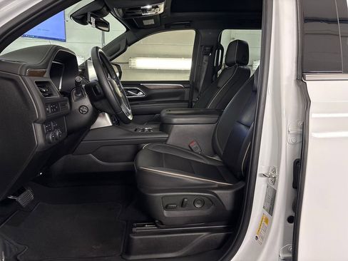 Used 2023 Chevrolet Tahoe Premier AWD/4WD image 12