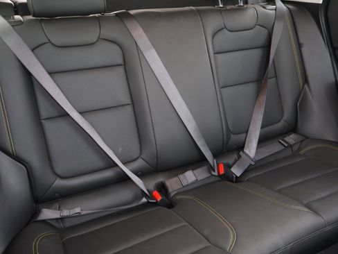 Used 2025 Chevrolet Trax ACTIV w/ Sunroof Package image 18