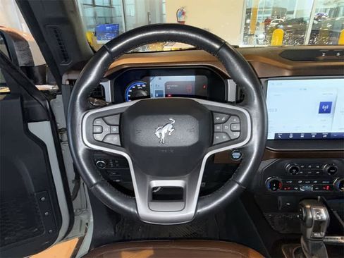 Used 2022 Ford Bronco Outer Banks image 18